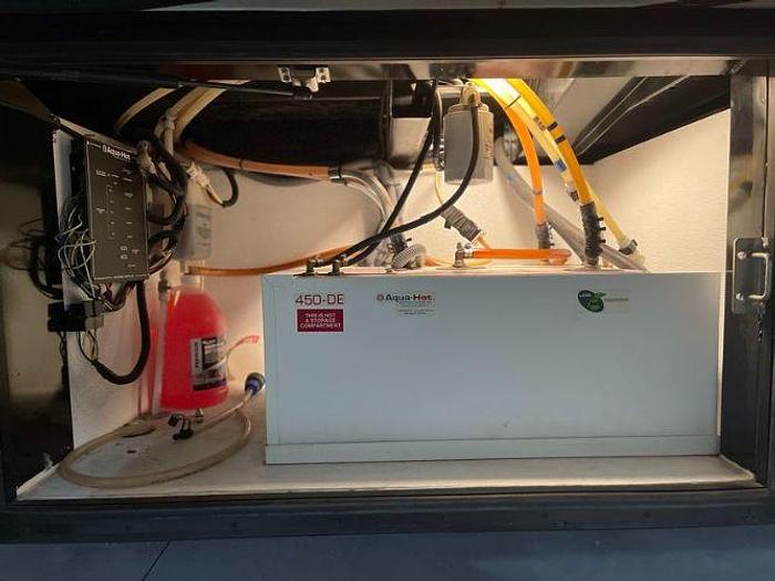 Used 2011 American Coach American Tradition 42M