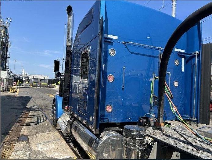 Used 2023 KENWORTH W900L