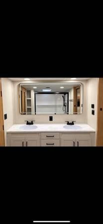 Used 2025 Forest River Sandpiper 3800RK