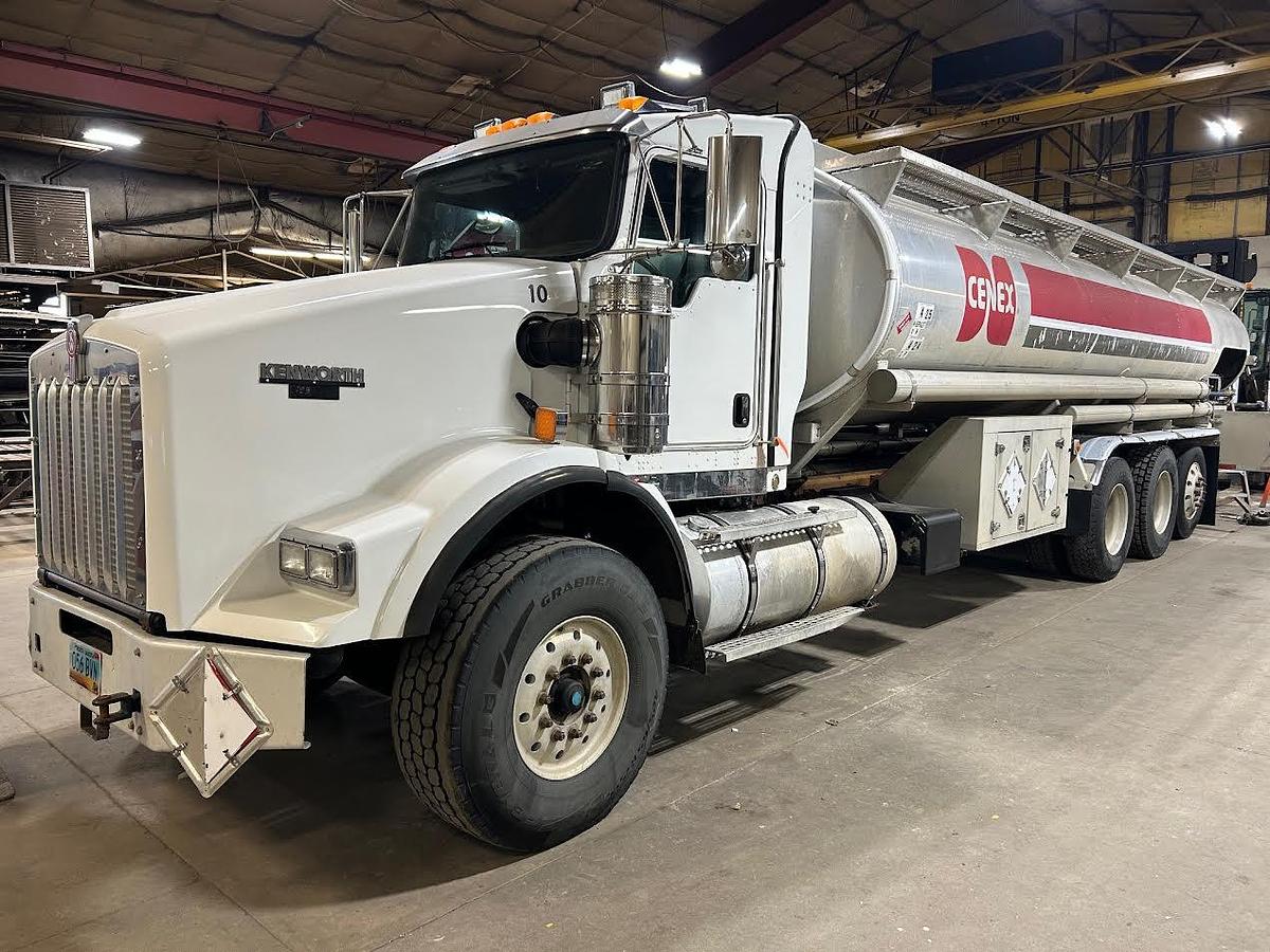 Used 2010 Kenworth T800