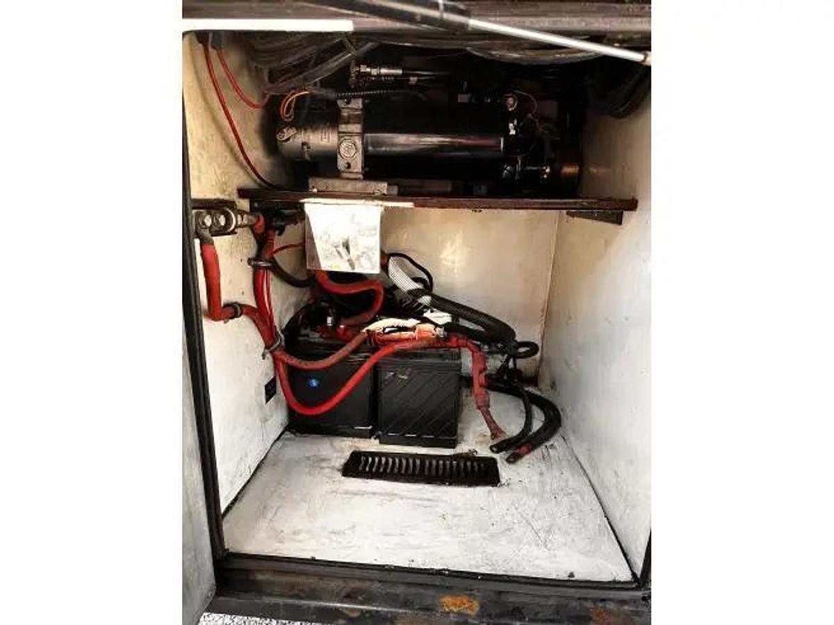 Used 2005 Kingsley Custom Coach