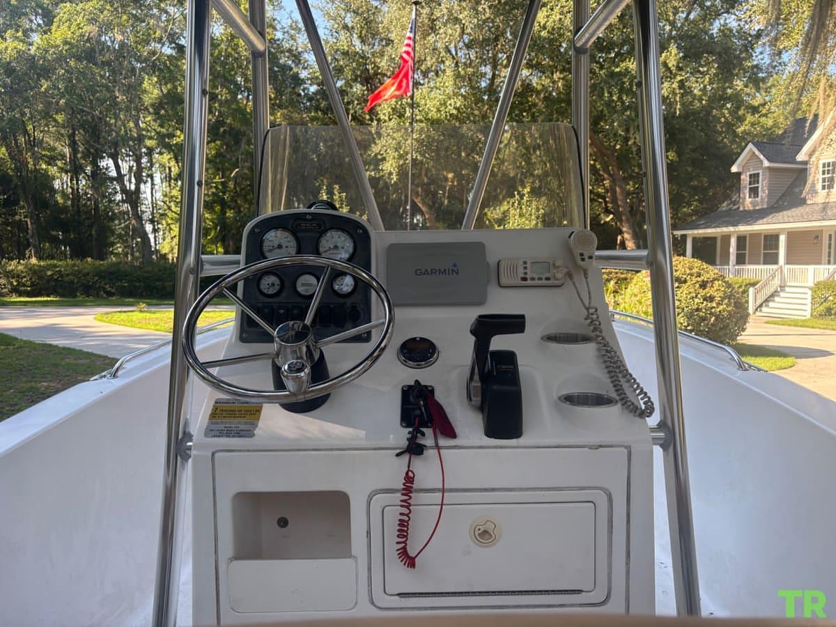 Used 2007 Sea Hunt Triton Center