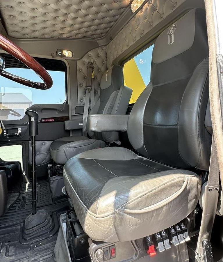 Used 2020 KENWORTH W900 & 2024 TRAIL KING TK110HDG