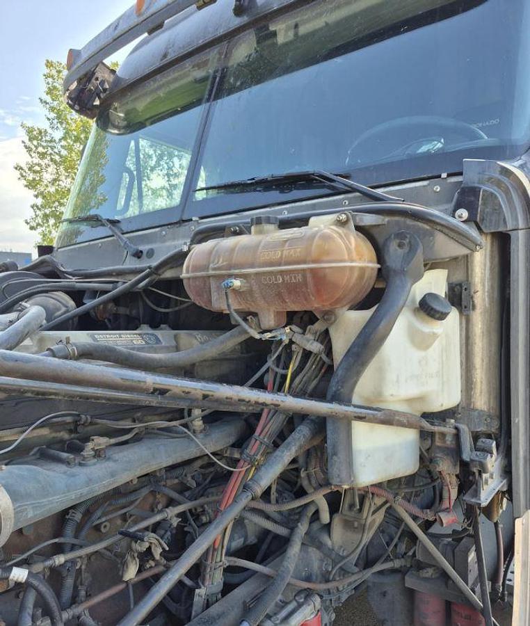 Used 2005 Freightliner Coronado 132 Sleeper Semi Truck