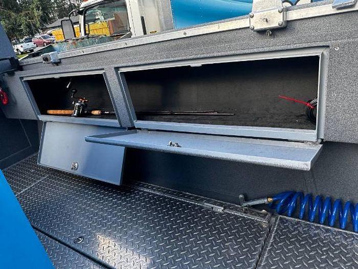 Used 2023 Offshore Boat 25'