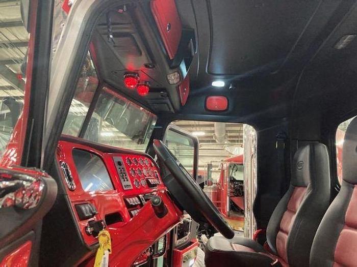 Used 2022 Peterbilt 389 Toterhome