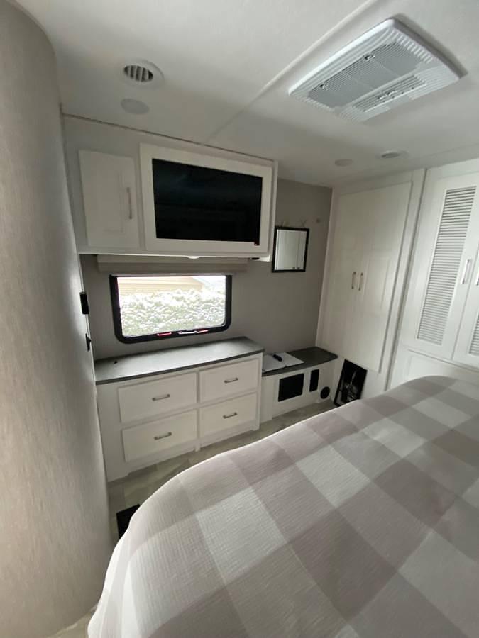 Used 2022 Coachmen Sportscoach 339DS