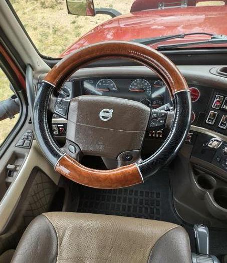 Used 2015 Volvo VNL64T780