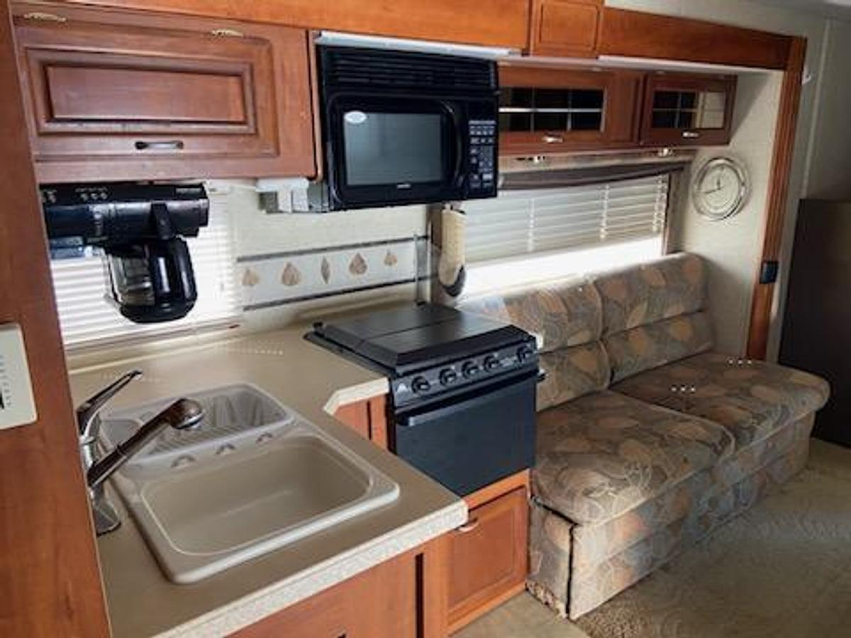 Used 2004 Jayco Granite Ridge Class C Motorhome
