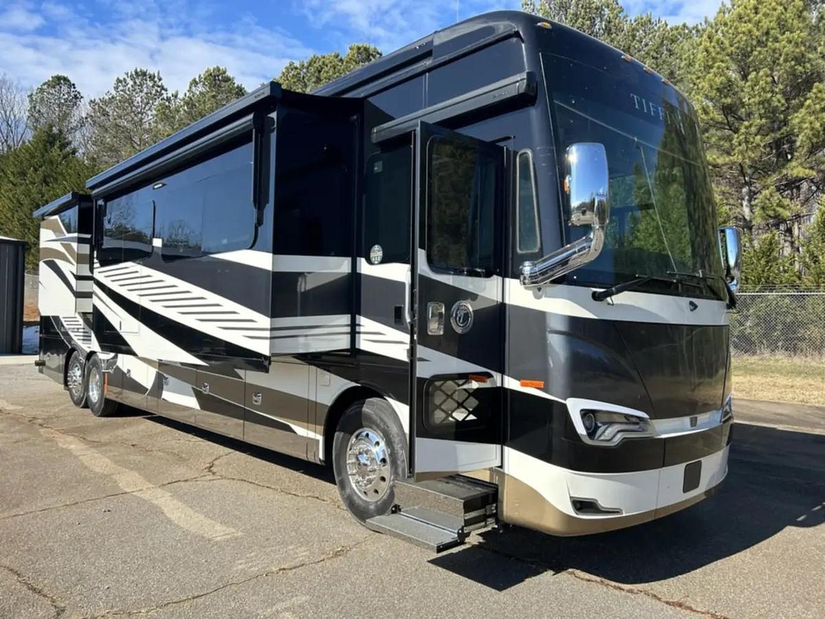 Used 2023 Tiffin Allegro Bus 45FB XSP