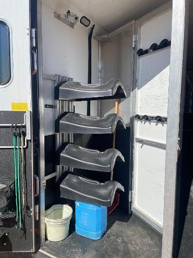 Used 2015 Sundowner Signature Series with Living Quarters