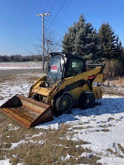Used 2015 CATERPILLAR Skid Steer 272