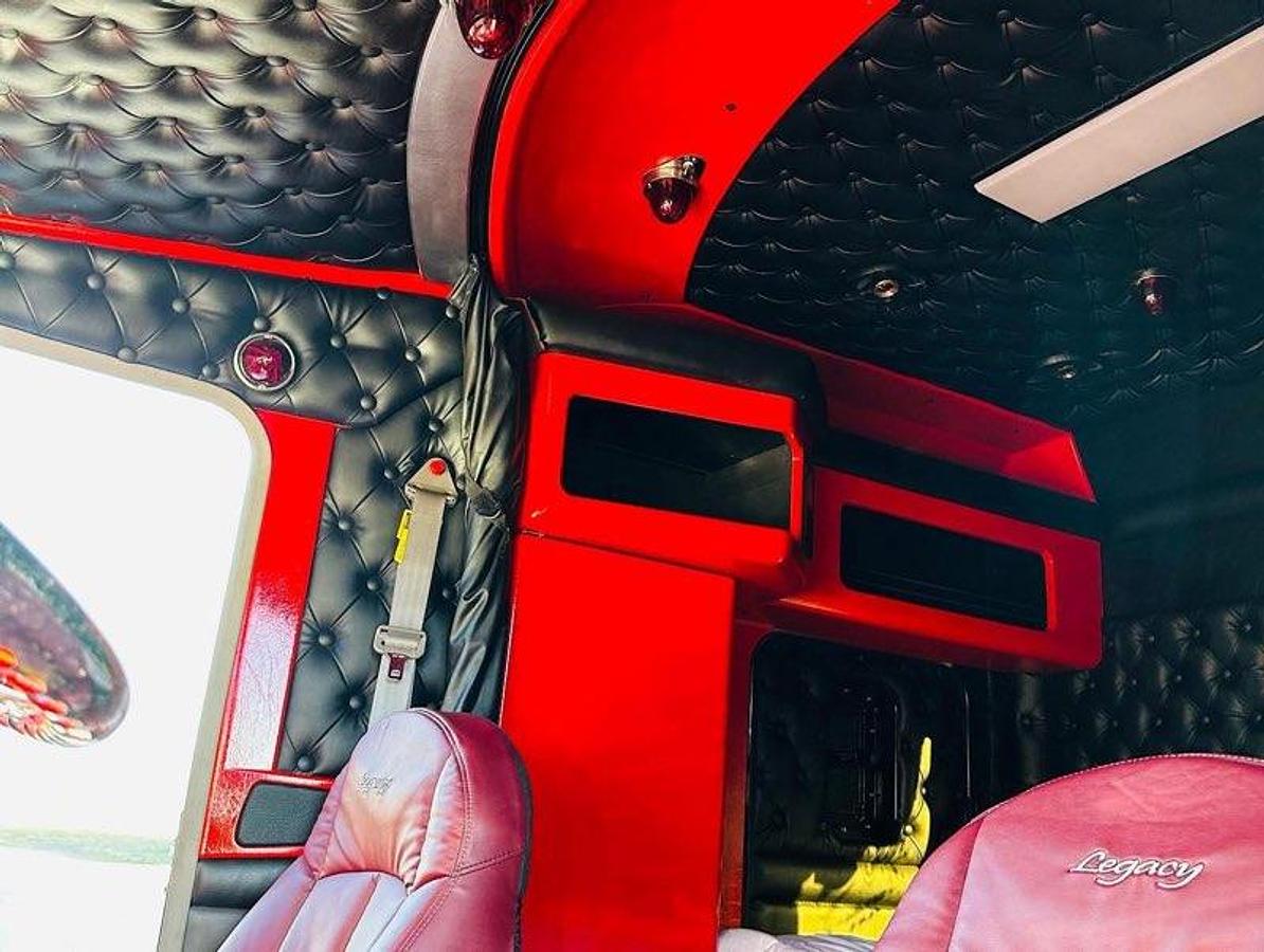 Used 2019 Kenworth W900L