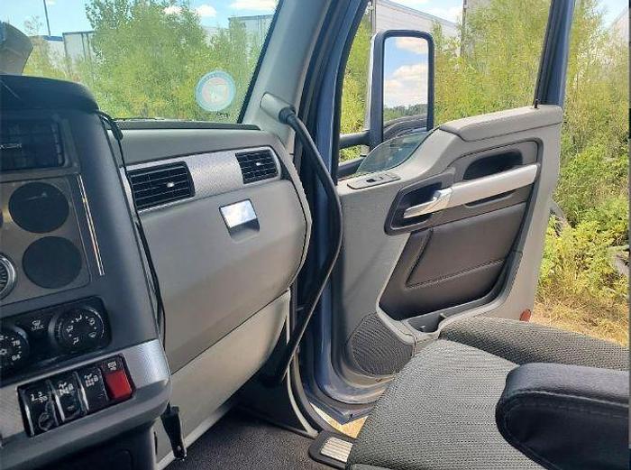 Used 2022 KENWORTH T880 Dump Truck