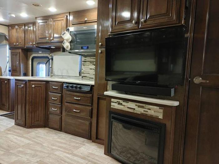 Used 2017 Thor Motor Coach Palazzo 36.3