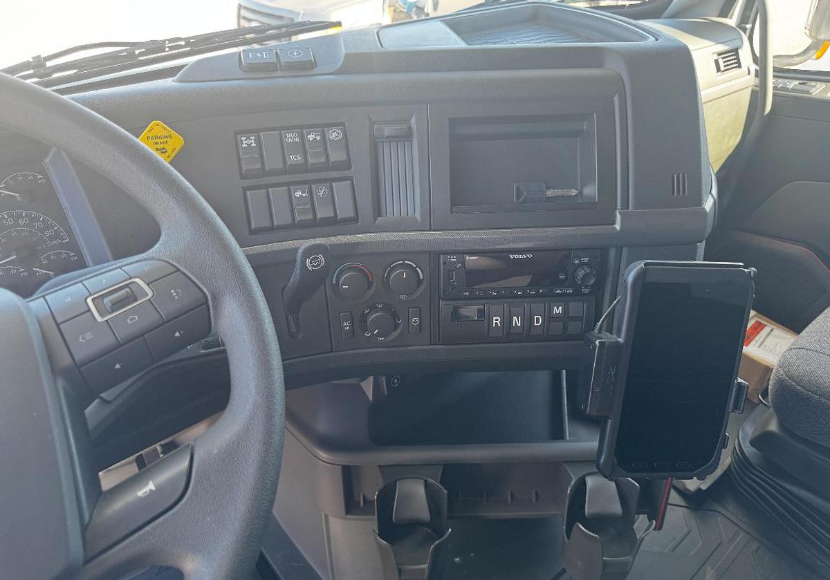 Used 2025 Volvo VNL 760 Sleeper Semi Truck