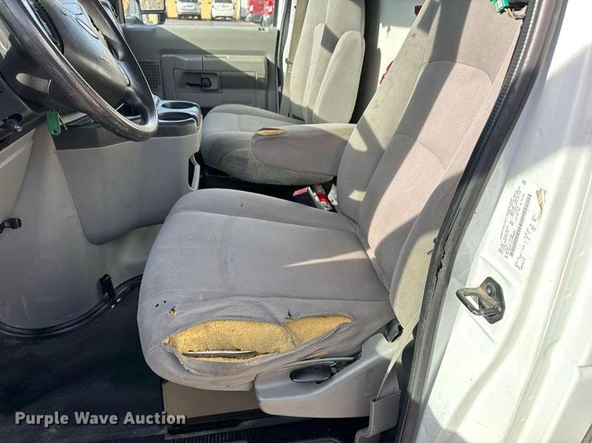 Used 2012 Ford E350 Super Duty Box Truck