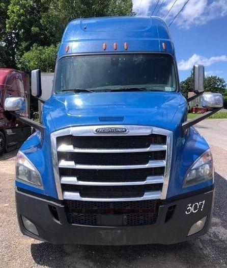 Used 2020 Freightliner Cascadia