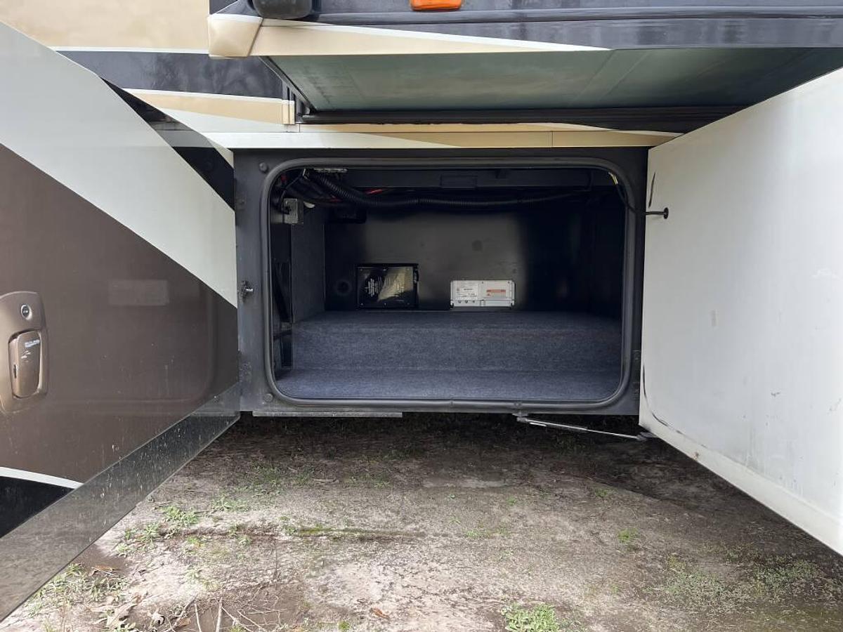 Used 2013 Winnebago Tour 42QD Class A Motorhome