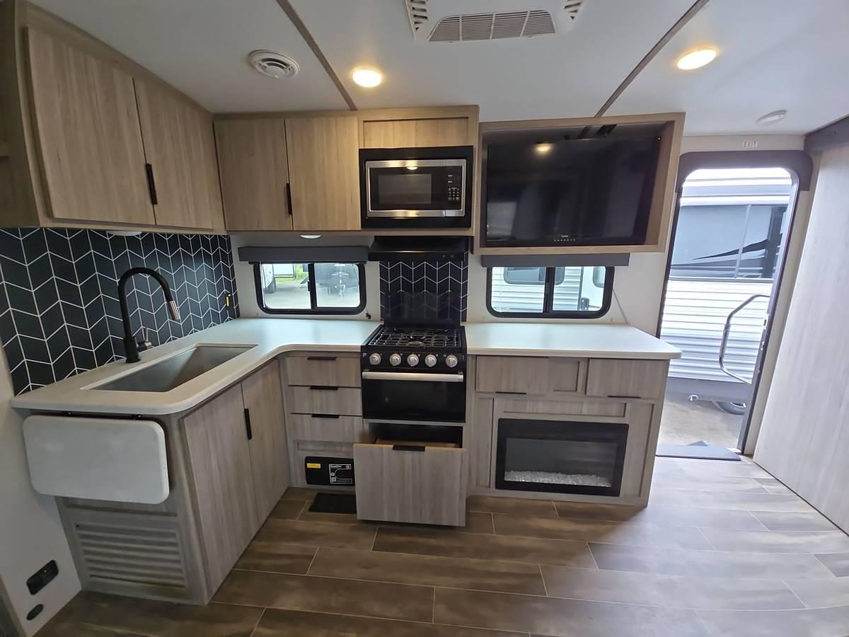 Used 2023 Keystone Passport Travel Trailer