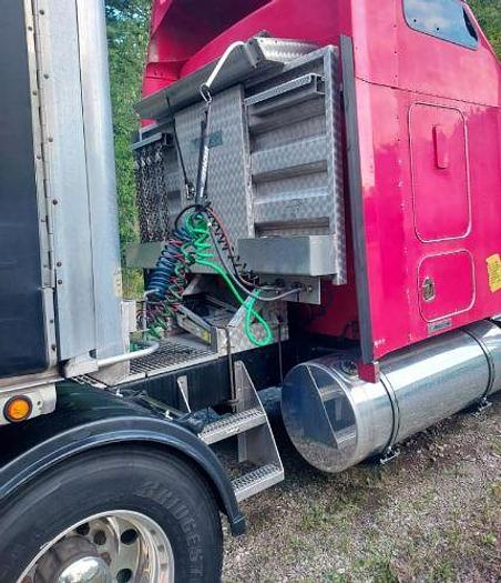 Used 2006 KENWORTH W900L