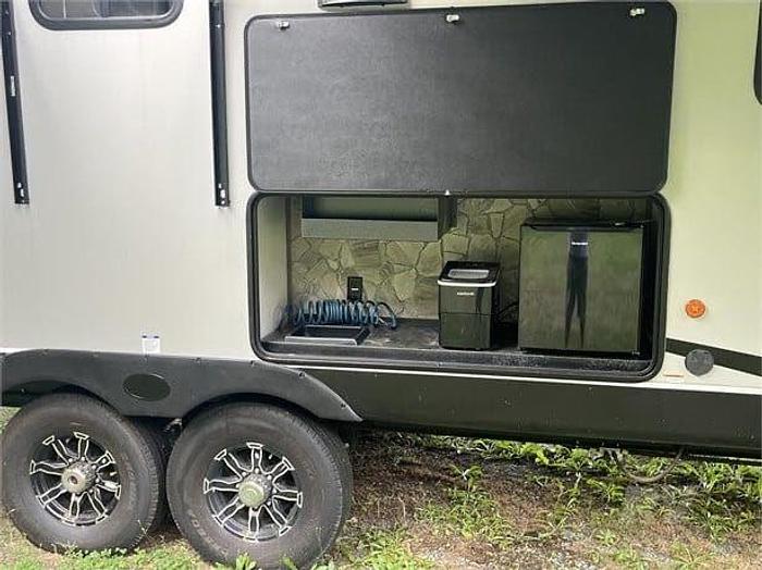 Used 2021 Forest River Cherokee Wolf Pack 365 Pack16