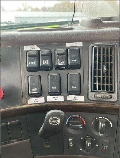 Used 2014 Volvo VHD84F200