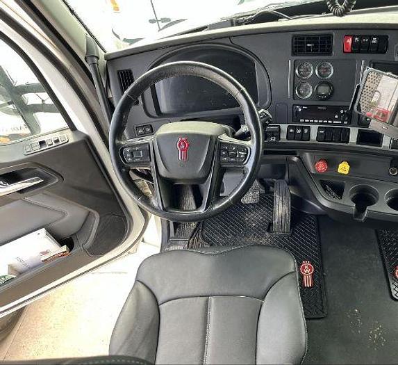 Used 2022 KENWORTH T880