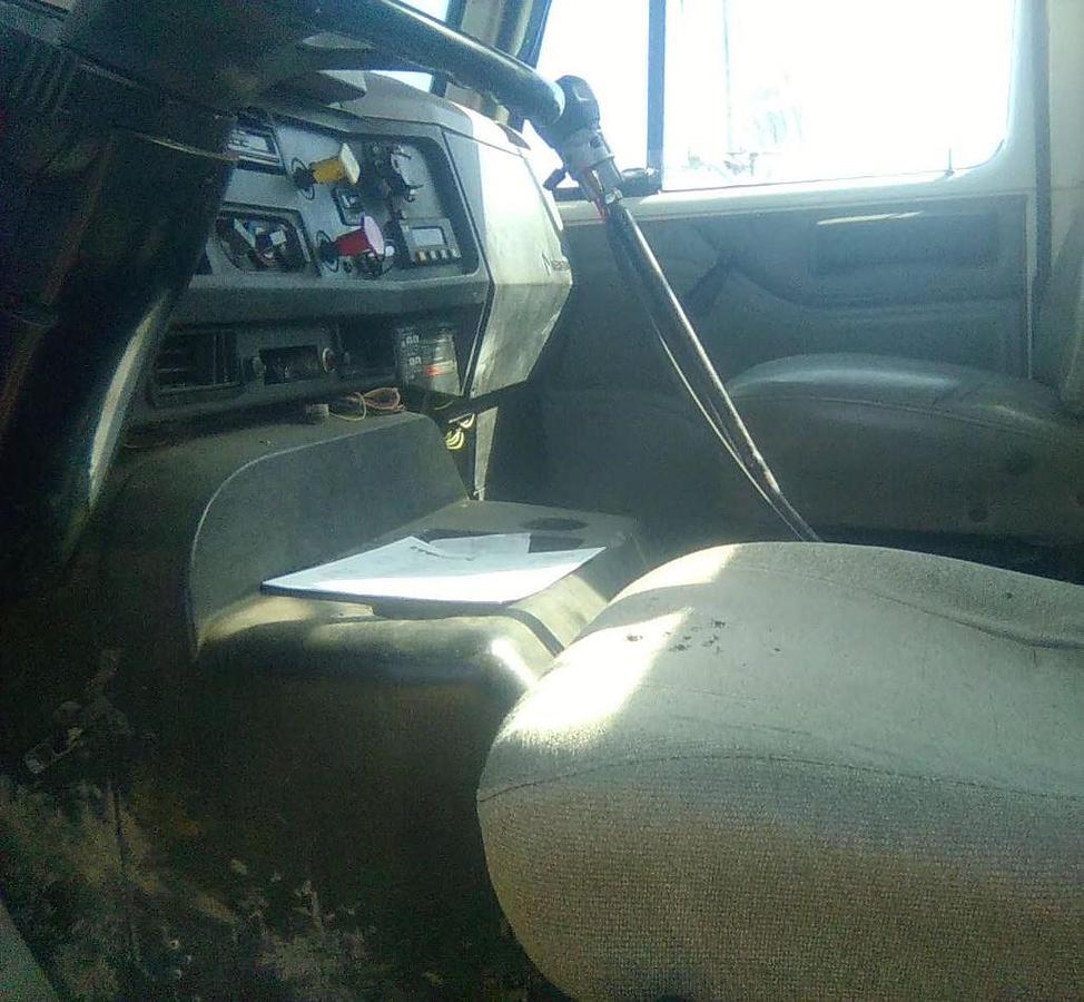 Used 1996 International 8100