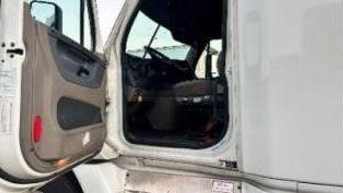 Used 2017 Freightliner Cascadia 125