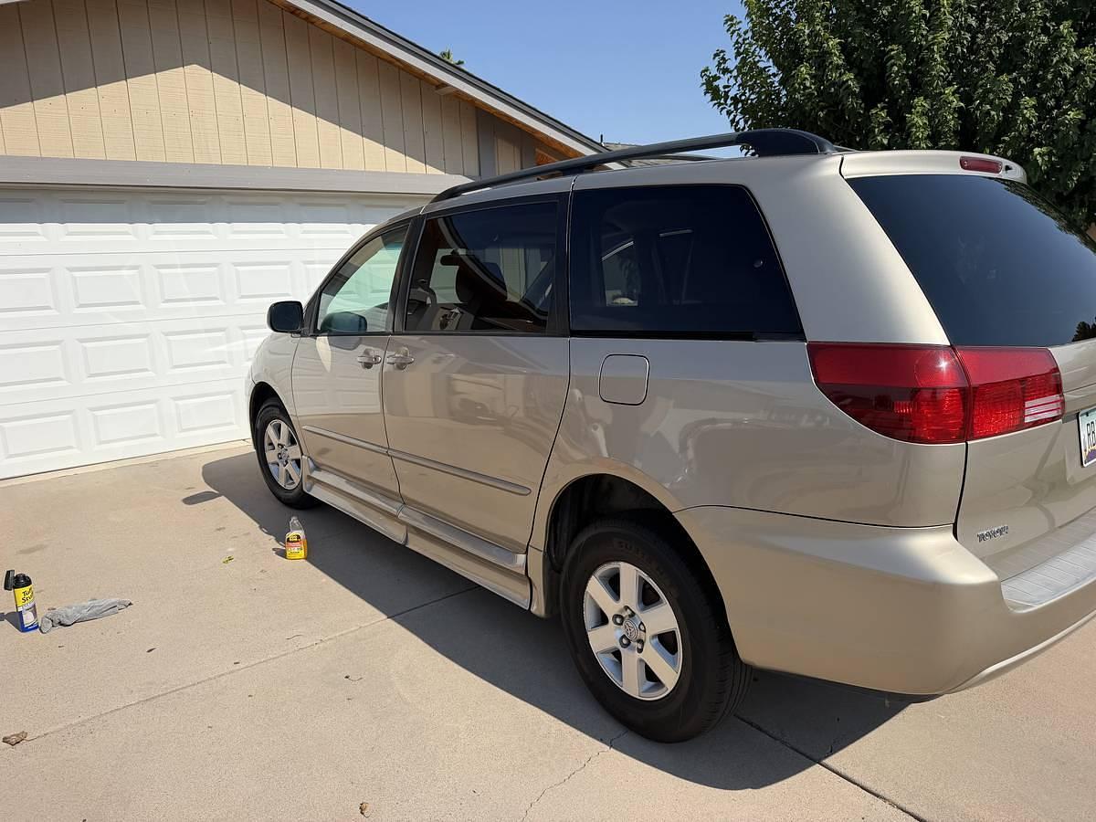 Used 2005 Toyota Sienna LE