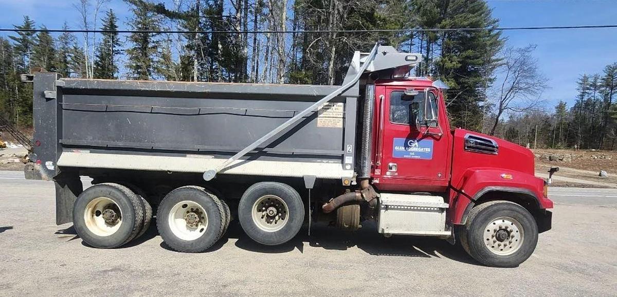 Used 2015 Western Star 4700