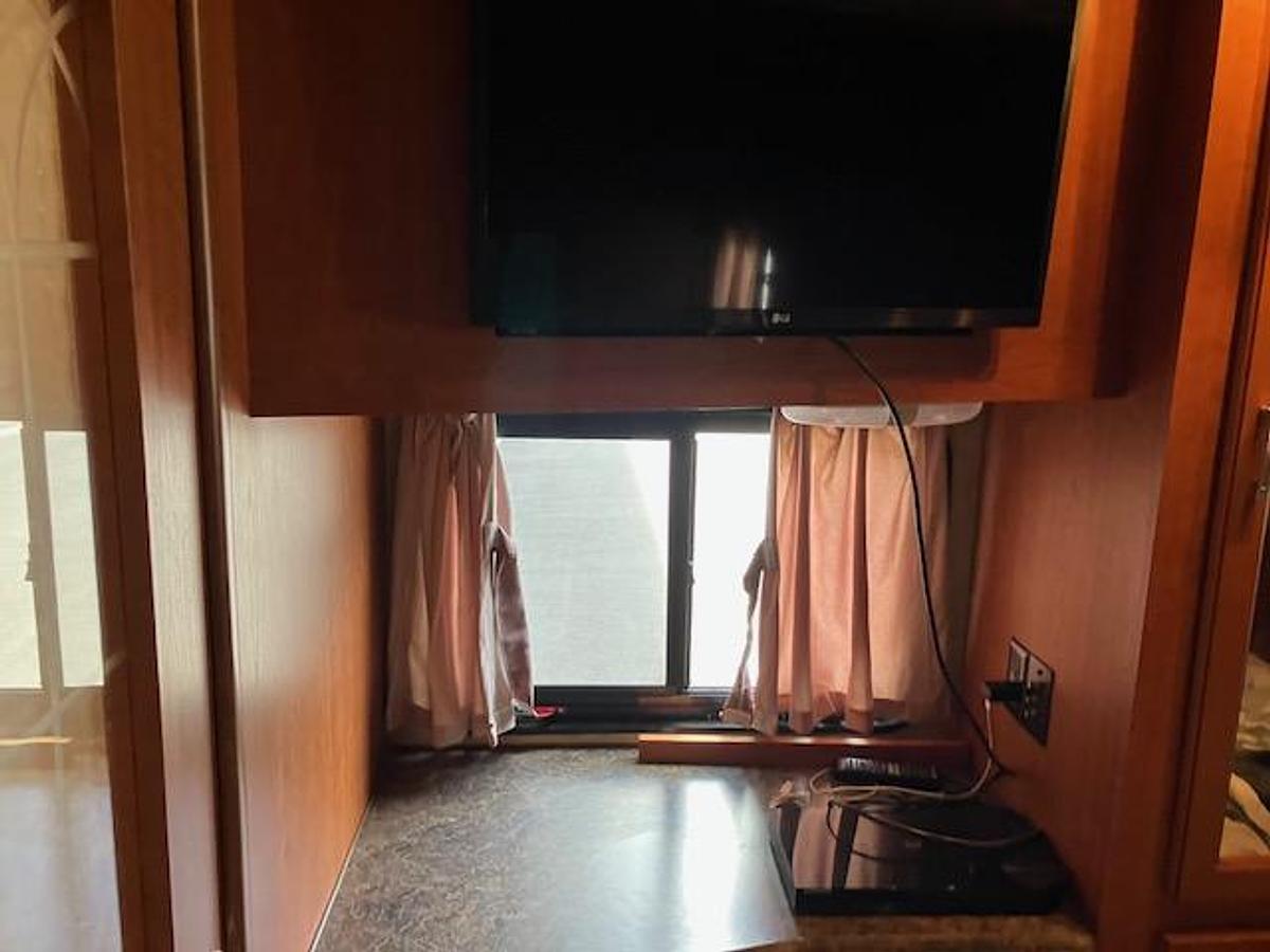 Used 2011 Forest River Georgetown 36DS