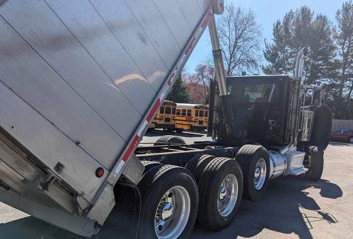 Used 2016 Peterbilt 389