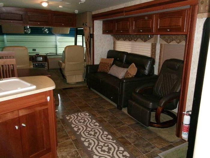Used 2010 Winnebago SIGHTSEER 33C