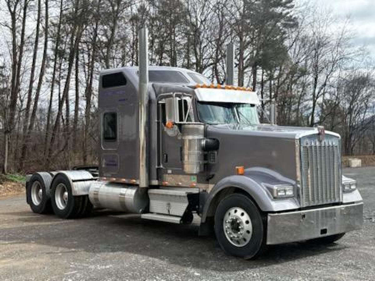 Used 2006 Kenworth W900l