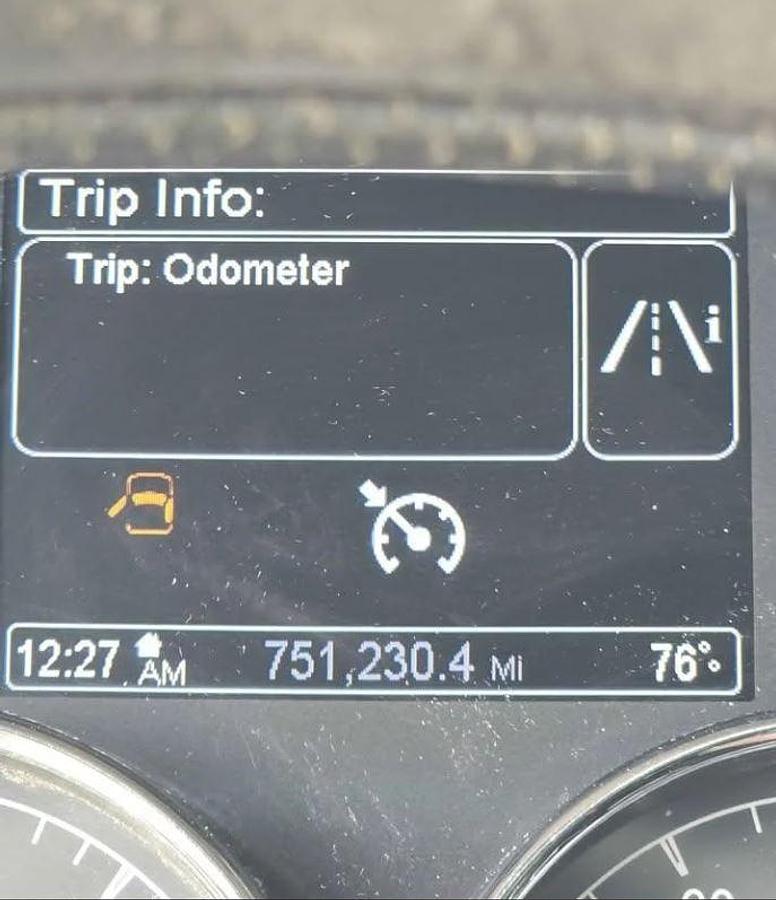 Used 2017 Peterbilt 579 Sleeper Semi Truck