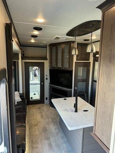 Used 2021 Grand Design Momentum M-Class 381M