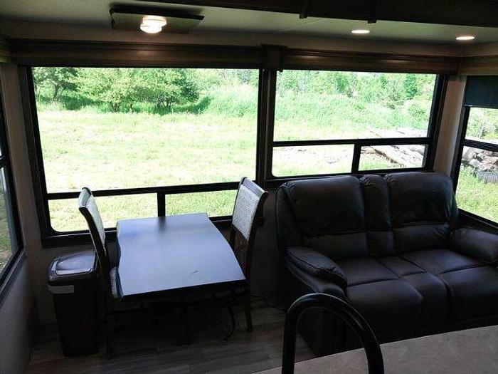 Used 2021 Alliance RV Paradigm 370FB