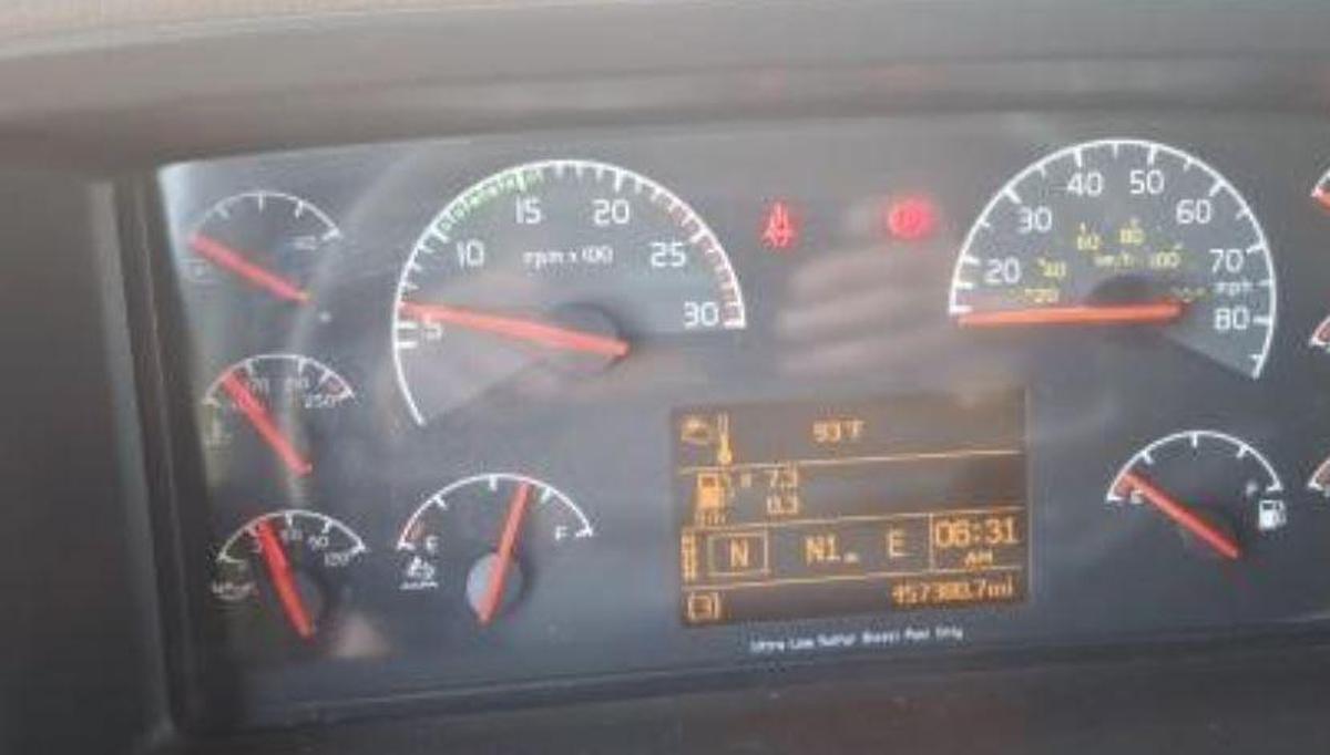 Used 2017 Volvo VNL64T670 Sleeper Semi Truck