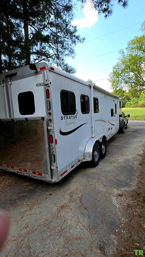 Used 2008 Bison Stratus Express 380ME 3 Horse