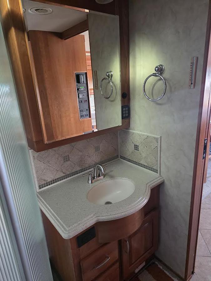 Used 2009 Holiday Rambler Scepter 42PDQ Class A Motorhome