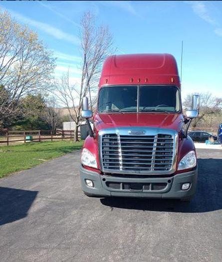 Used 2012 Freightliner Cascadia 125