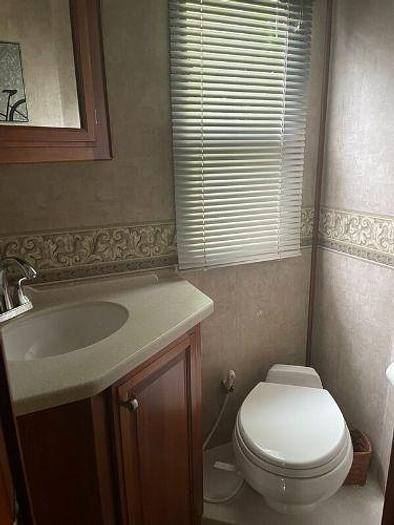 Used 2007 Fleetwood Revolution LE 40E