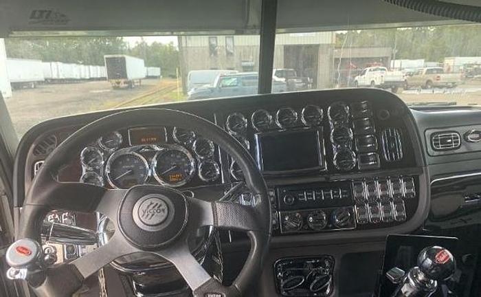 Used 2015 Peterbilt 389 Pride and Class