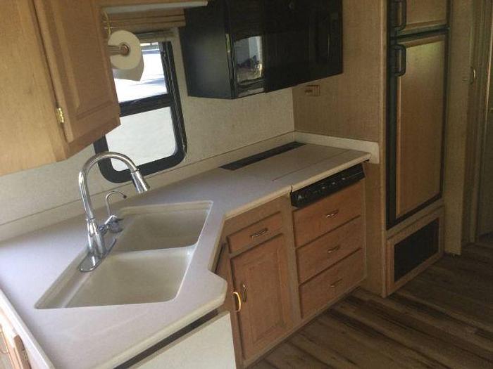 Used 2002 National Dolphin 5320