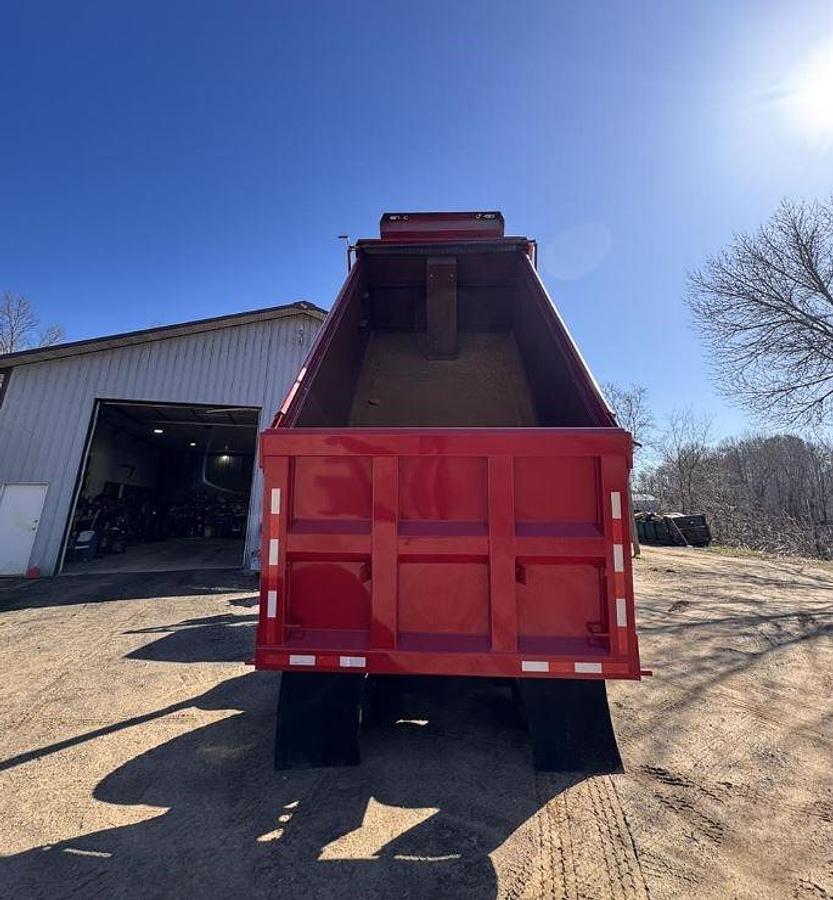 Used 2011 MACK PINNACLE CHU613