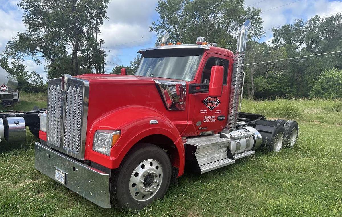 Used 2021 Kenworth W900 Day Cab Semi Truck