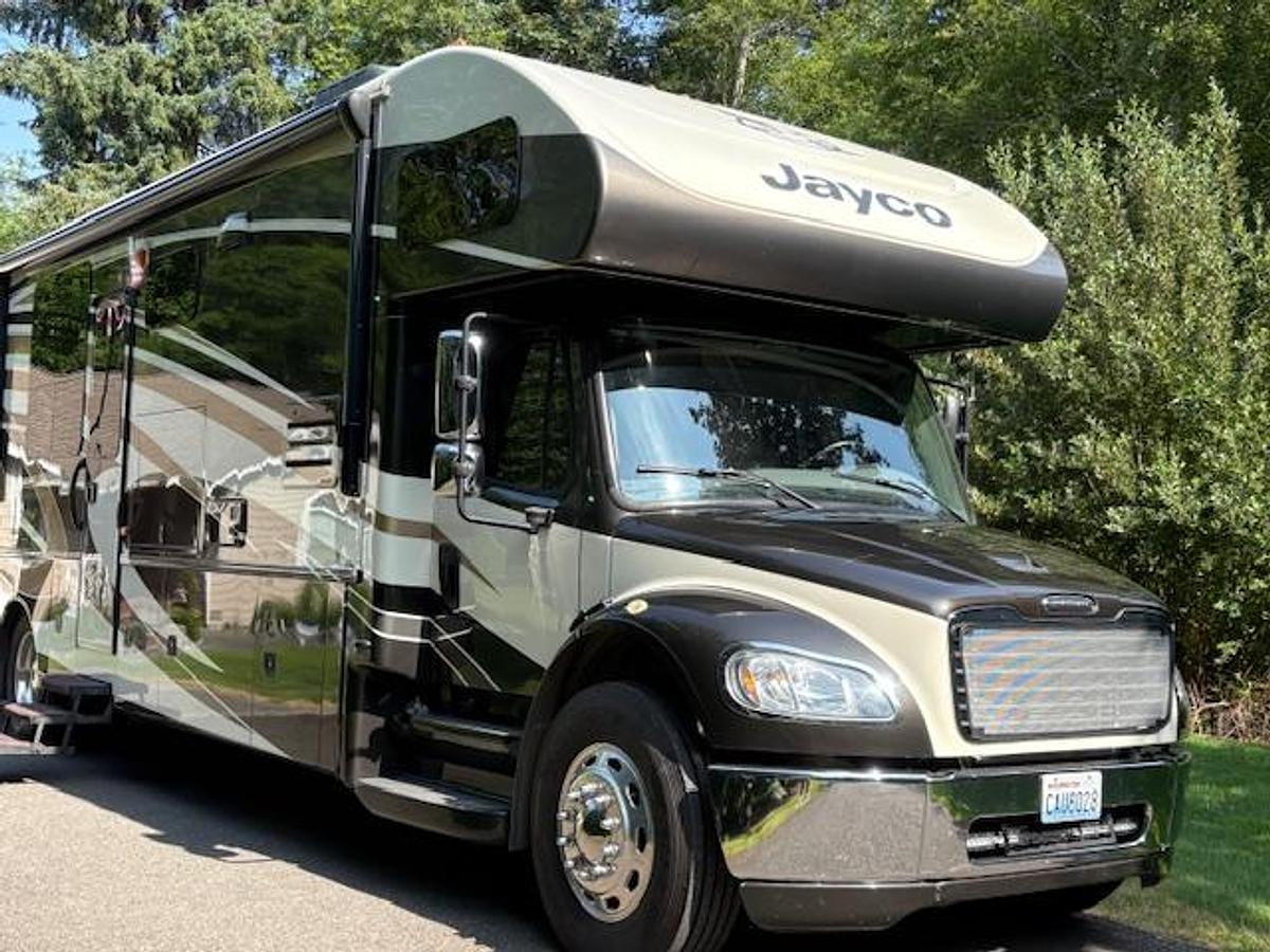 Used 2016 Jayco Seneca 36FK