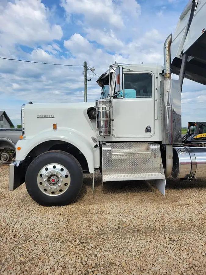 Used 1979 Kenworth W900A Grain Truck